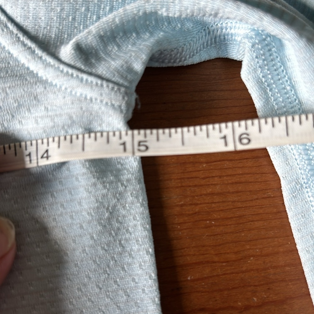 Lululemon Light Blue XS Stretchy Top - Picture 7 of 8